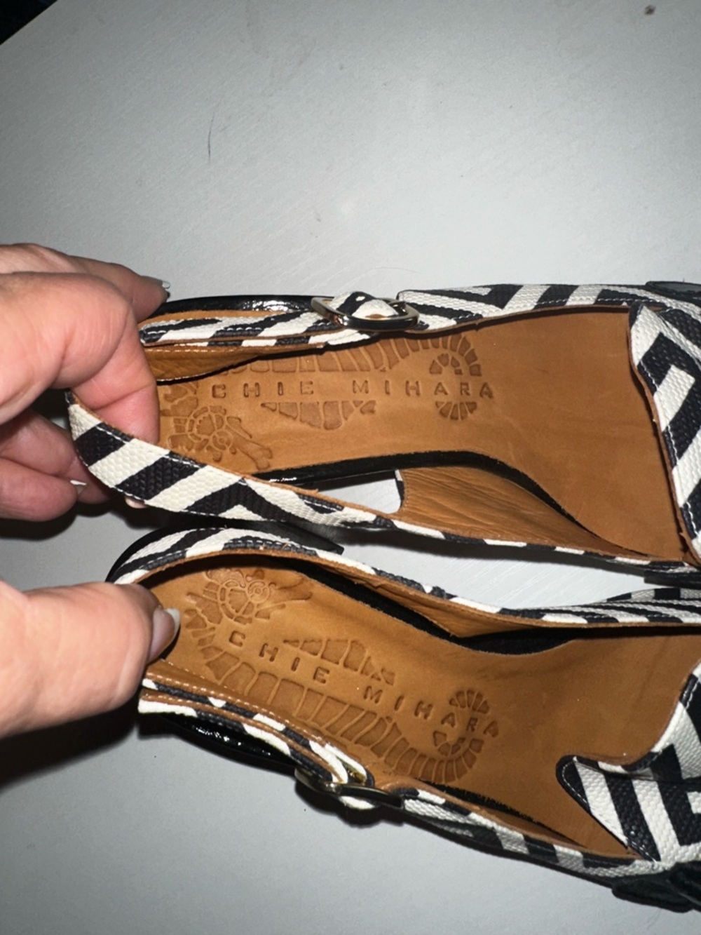 Chie Mihara Black and White Geometric Slingback Mules - Picture 4 of 15